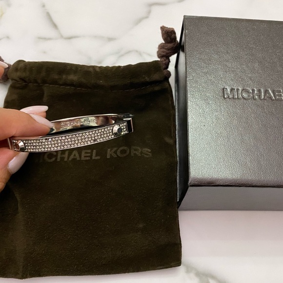 Michael Kors Crystal Pave Astor Stud Bangle - Picture 2 of 3